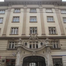 Schwarzspanierstraße 15