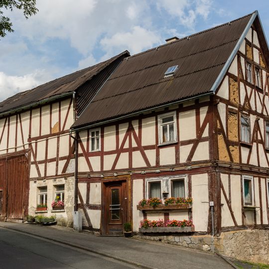 Einhaus Denkmalstraße 8