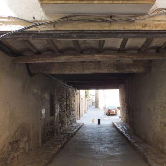 Pas cobert als carrers Lluís Folquet, Piques i Estudi