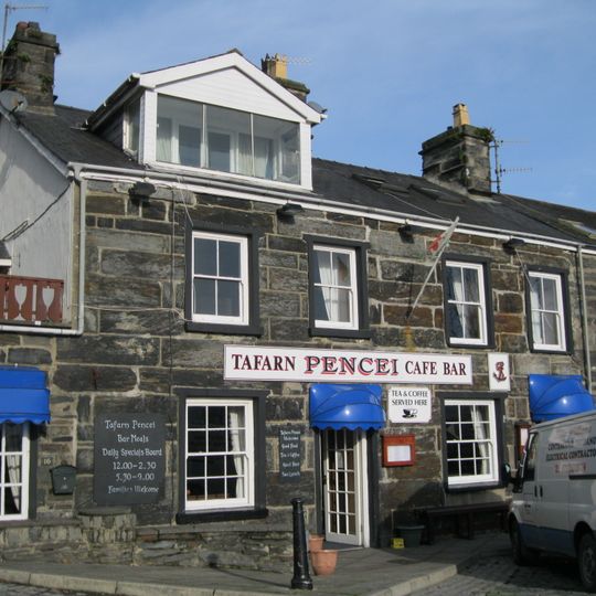 Tafarn Pencei