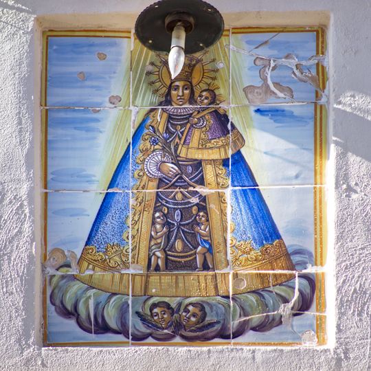 Retablo cerámico de la Virgen de los Desamparados