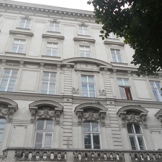 Wohn- und Geschäftshaus