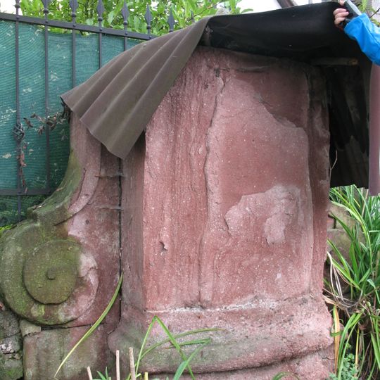 Podstavec sochy sv. Jana Nepomuckého