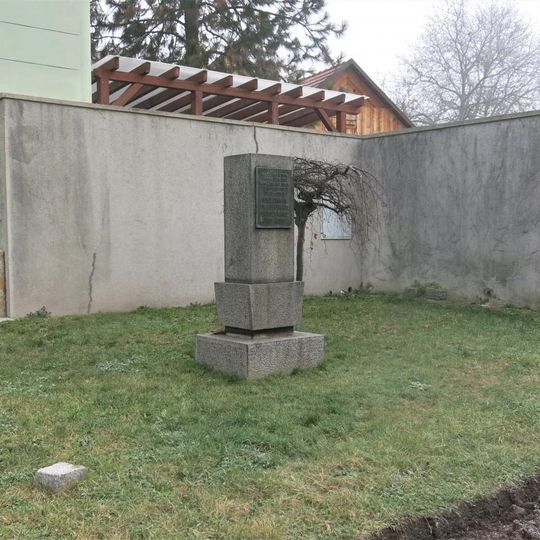 Pomník obětí okupace 1939-45 na Žižkově náměstí v Rakovníku