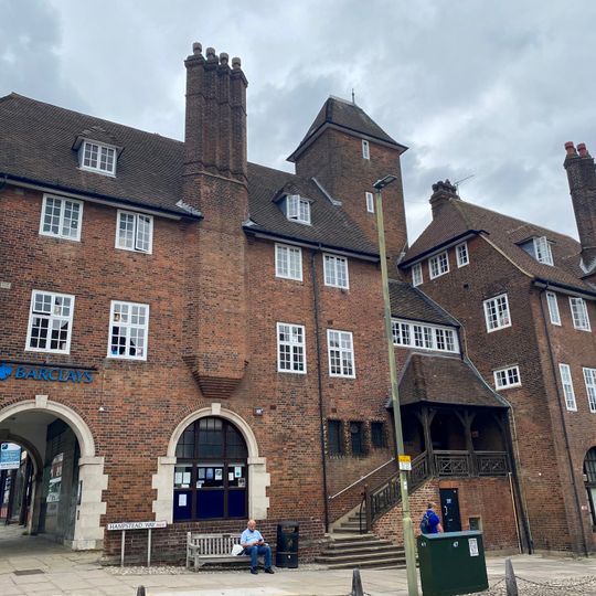 Temple Fortune House