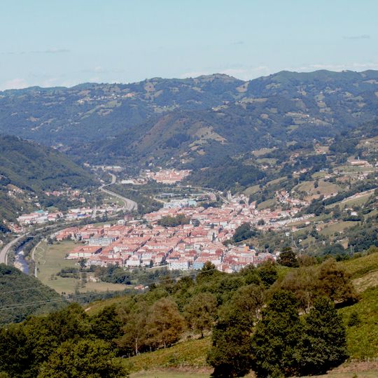 La Pola Llaviana