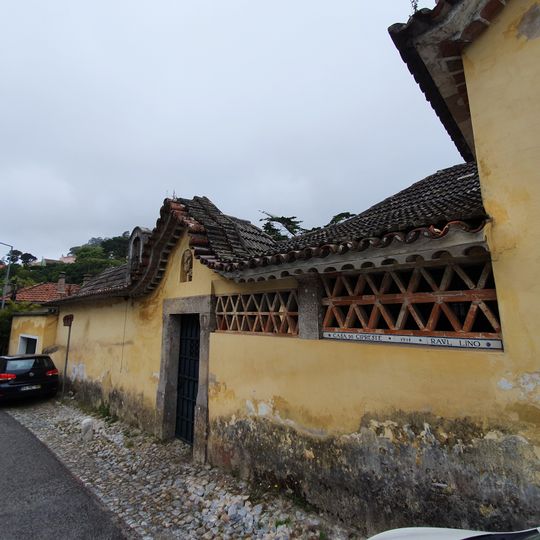 Casa do Cipreste, incluindo a cerca