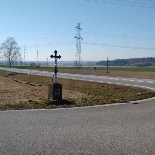 Kříž u Selibova u křižovatky