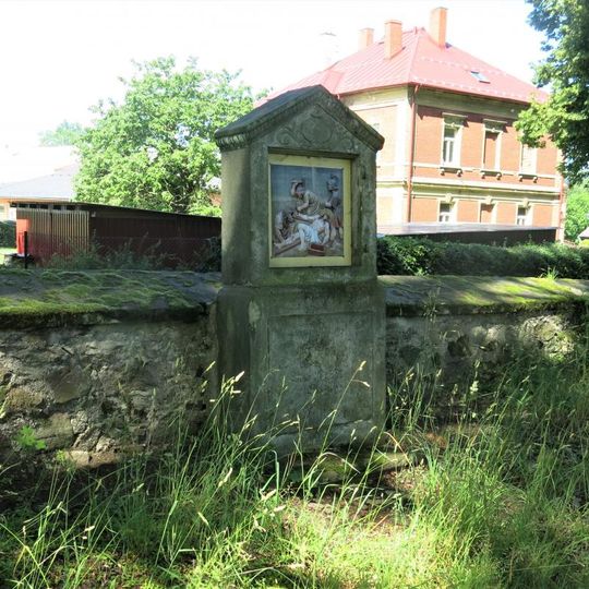 Kaplička Křížové cesty-XI u kostela ve Starých Křečanech