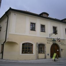 Haus samt Teil der inneren Stadtmauer und Zwinger