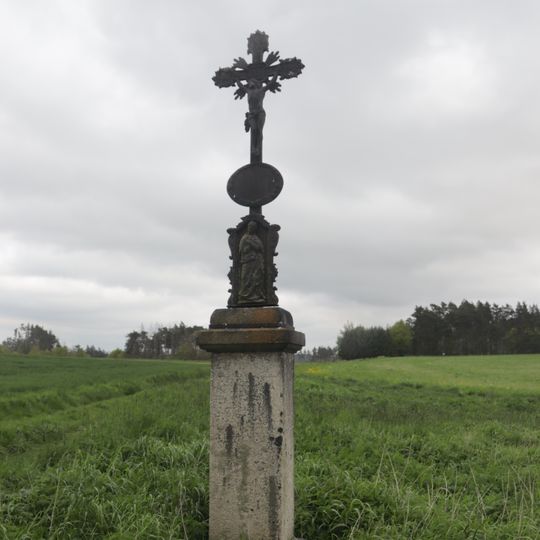 Kříž v poli u Bačkovic