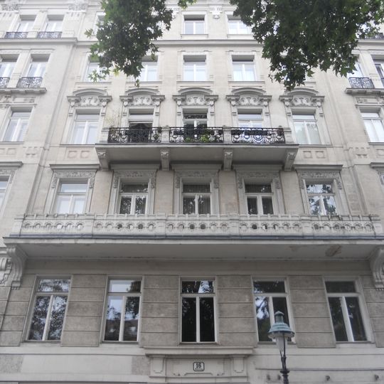 Wohn- und Geschäftshaus