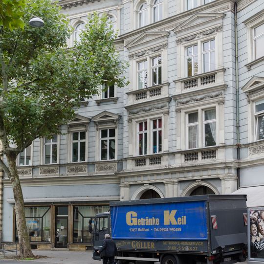 Wohn- und Geschäftshaus