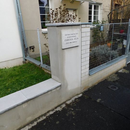 Pamětní deska Františka Bulína na domě Severozápadní IV 344/1 na Spořilově