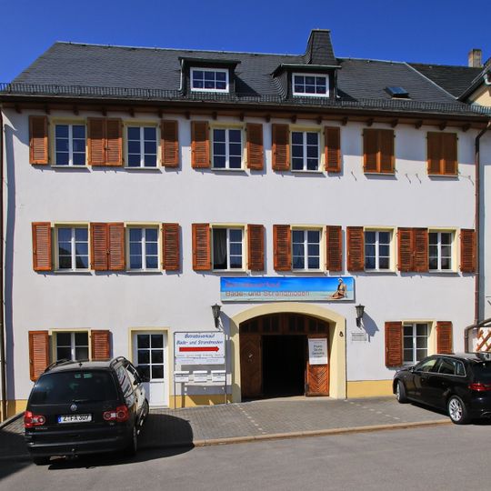 Wohnhaus in halboffener Bebauung Markt 8