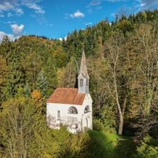 Kapela sv. Ane, Kumen