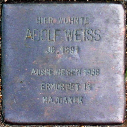 Stolperstein en memoria de Adolf Weiss