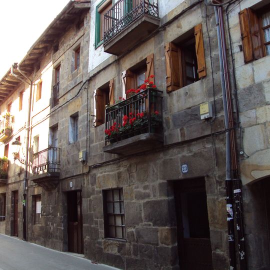 Beheko solairuko pasabide estalia Cantón 23-25 gisara, Otxandio