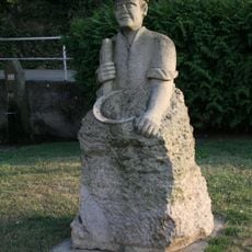 Monumento homenaje al Sindicato de Agricultores de Teis