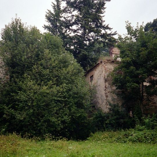 Ruina pawilonu parkowego z wieżą widokową