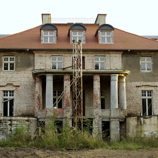 Palace in Pakosławsko