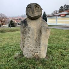 Socha v Nepomuku v Plzeňské ulici u křižovatky