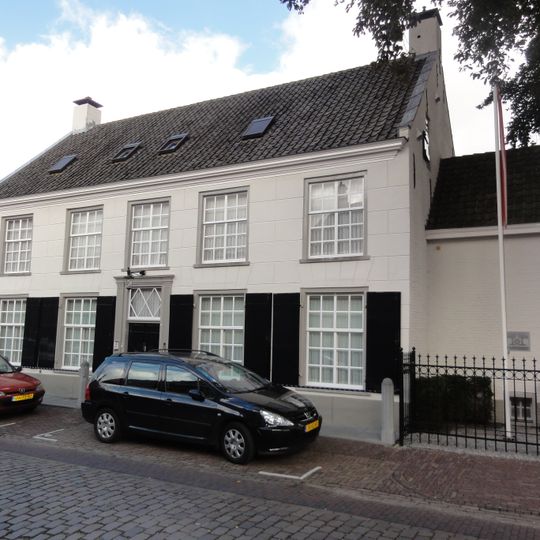 Woonhuis met zadeldak