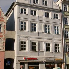 Wohn- und Geschäftshaus