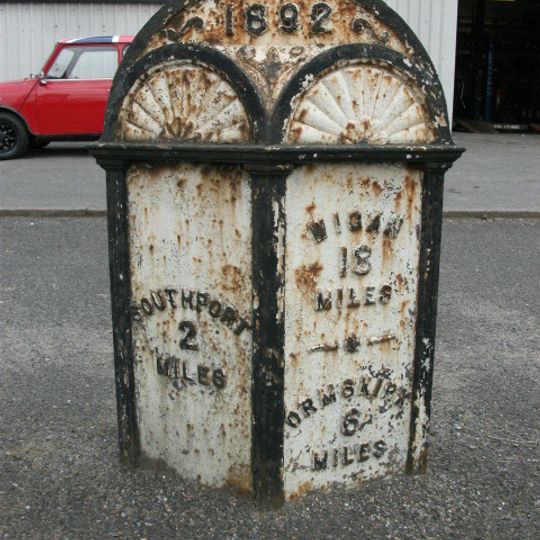 Milepost, Meols Park