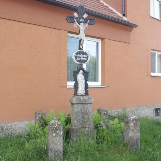 Kříž u silnice 390 v Náramči