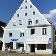 Wohn- und Geschäftshaus