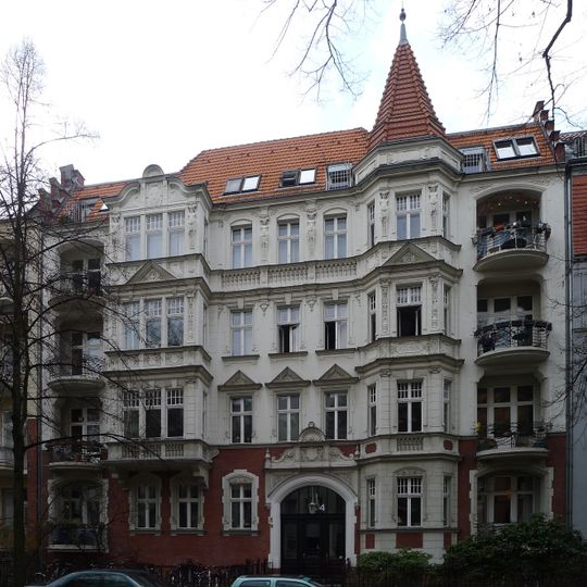 Mietshaus & Einfriedung Dickhardtstraße 4