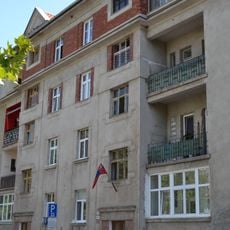 Malá Praha, železničiarske domy, dom bytový-sekcia XIII.