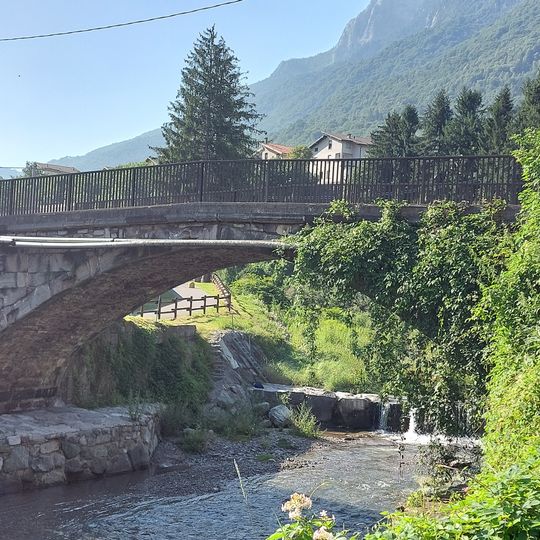 Ponte medievale di Cortenova