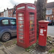 K6 Telephone Kiosk In Front Of Numbers 59 And 60 Windsor Almshouses, Castle Street