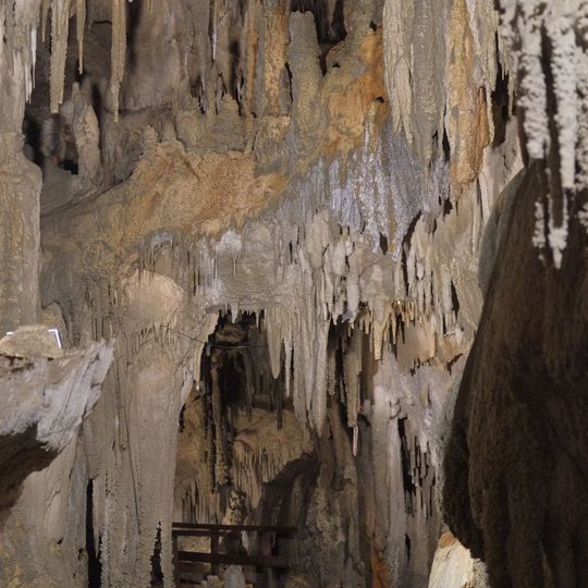 Ngarua Caves