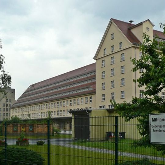 Zwei Kasernengebäude Talstraße 28; 28a