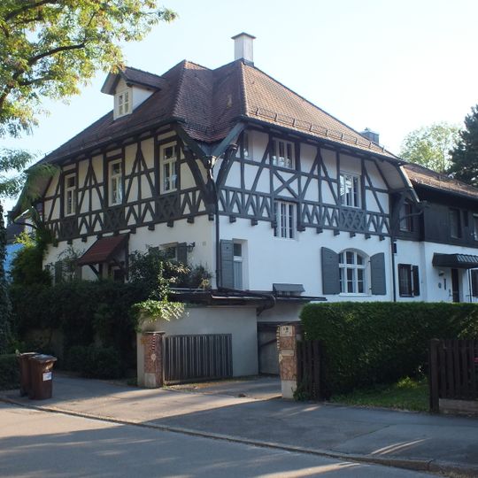 Hermann-Stockmann-Straße 12