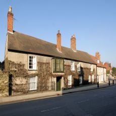 Number 19 And Attached Yard Wall