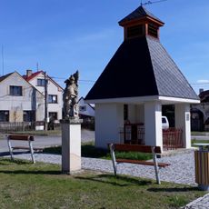 Socha u Dolního Hradiště