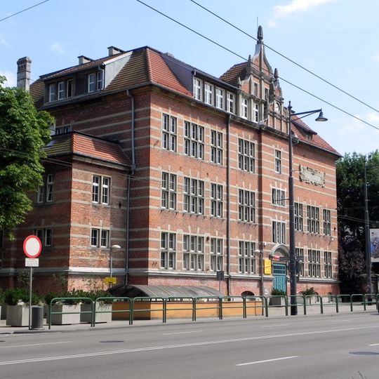 Szkoła żeńska, ob. II L.O. im. Bolesława Chrobrego