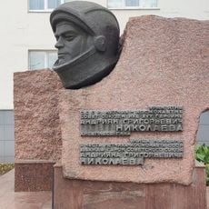 Andriyan Nikolaev haykali, 1987-yil