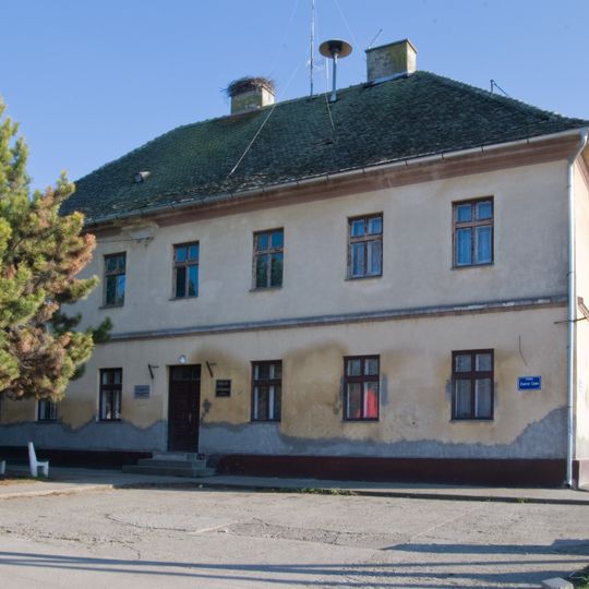 Војно-граничарска зграда у Добрици