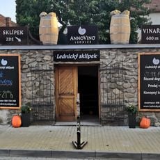 Historický lis na víno na Valtické ulici v Lednici