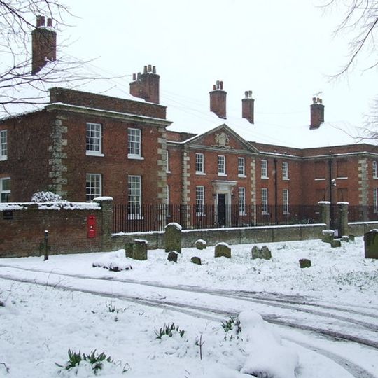 Provosts House And Number 4 Churchyard