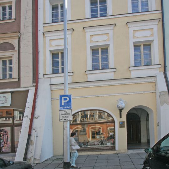 Velké náměstí 33