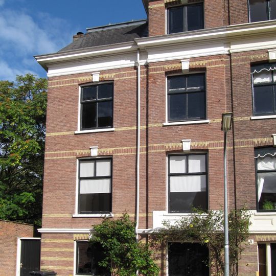 Huis met classicistische kenmerken