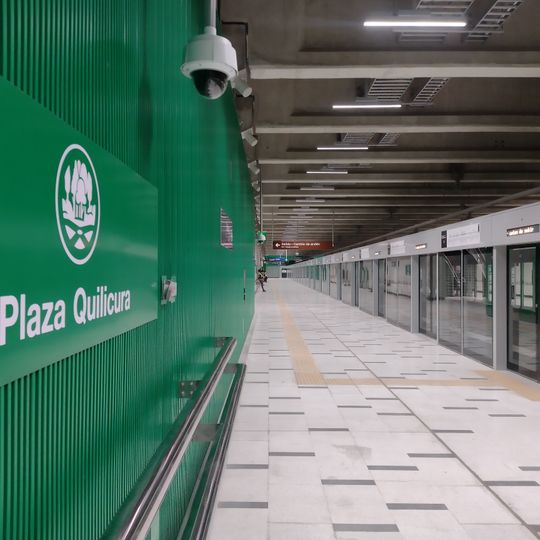 Plaza Quilicura metro station