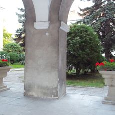 Piwnice (po dawnym skrzydle klasztoru)