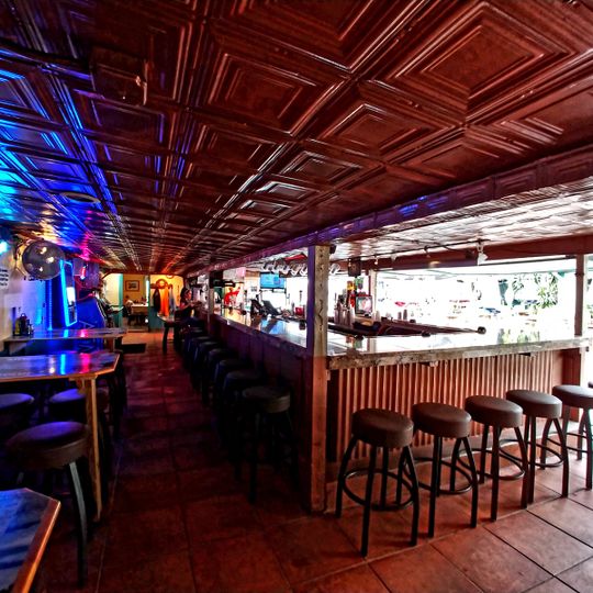 Woody's River Roo Pub & Grill